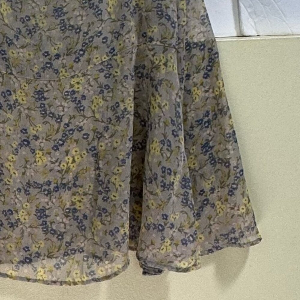 Uniqlo NEW Floral Lightweight Semi Sheer Bell Sleeve Flowy Blouse Top Peplum L - Picture 5 of 16